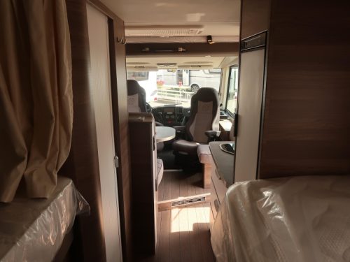 Knaus L!ve I 650 MEG AUTOMATIC 160 HP AIR CONDITIONING photo: 8
