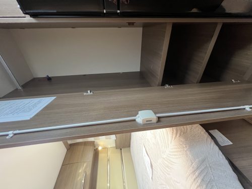 Chausson  Flash 614 transverse bed+pop-top roof ROOFAIRCONDITIONING AIR SUSPENSION  photo: 11
