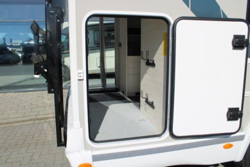 Nahezu neue Exklusive Line 660 Chausson AUTOMATIK Doppelt&uuml;r Artic Pack (70 Foto: 16