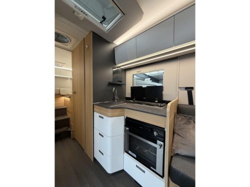 Adria Coral Plus 670 DL LEVEL/LITHIUM/WECHSELRICHTER Foto: 8