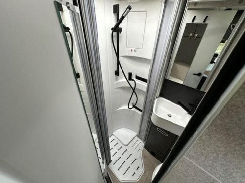 Hymer ML-T 580 4X4 190CV-OPCIONES COMPLETAS+CAMA XL foto: 16