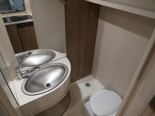 Dethleffs C'Joy 460 LE Dorema awning photo: 7