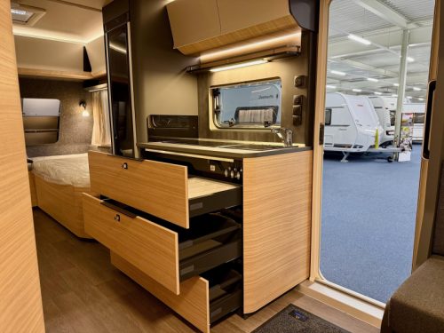 Hobby Maxia 585 UL Rangierhilfe + Kassettenmarkise  Foto: 16