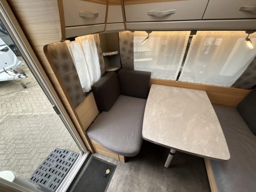 Dethleffs Camper Avantgarde 460 EL FULL OPTIONS-SINGLE BEDS  photo: 5
