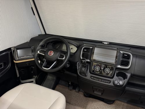 Bavaria I 740 Automaat Queensbed 180PK Foto: 23