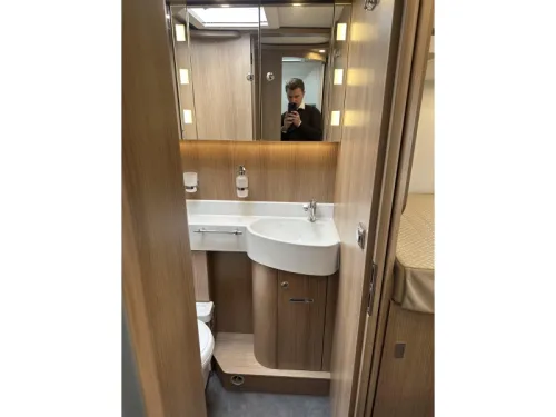 Carthago Malibu 490 I LE Upper cabinets, Lithium  photo: 22