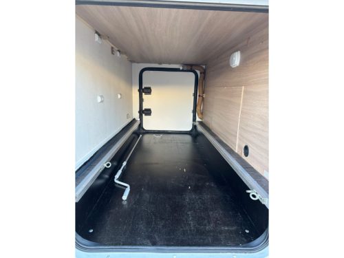 Laika Kosmo 212 leveling system queen bed 7m photo: 29