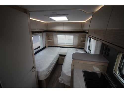 Fendt Bianco Activ 465 SGE Einzelbetten + Frontfenster! Foto: 9