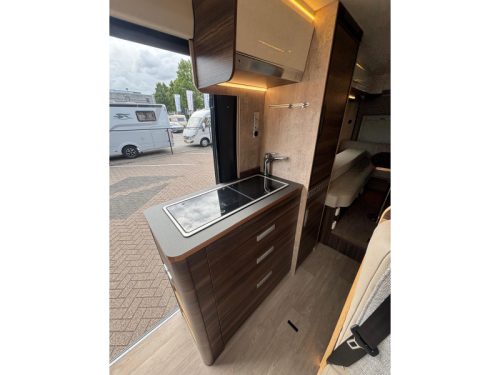 Laika Ecovip 645 unique van conversion packed with options photo: 11