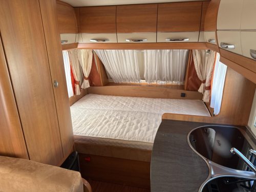 Hobby Excellent 400 SF Mover/Unico awning photo: 3