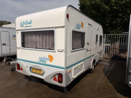 Eifelland Sunshine 460 Vorzelt+Reserverad Foto: 1