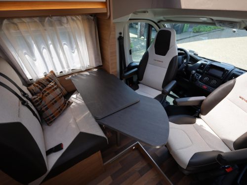 Weinsberg CaraCompact 600 MEG roof air conditioning and tow bar photo: 4