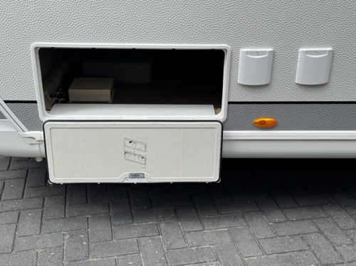 Hobby De Luxe 545 KMF with BUNK BED AND GARAGE **6 Berths/Truma Mover/1st owner/Truma/Alloy wheels/Very neat caravan** photo: 10