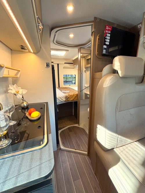 Adria Twin 600 SPT TRANSVERSE BED TOW BAR SOLAR PANEL EURO6 photo: 8