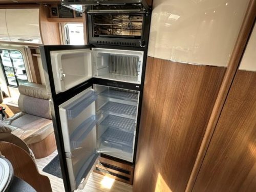 Carthago C-Tourer I 149 NO DROP-DOWN BED LEVEL SYSTEM photo: 9