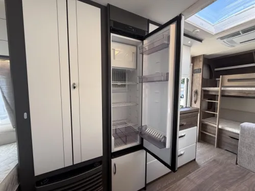 Hobby Excellent Edition 490 KMF Very complete caravan! photo: 6