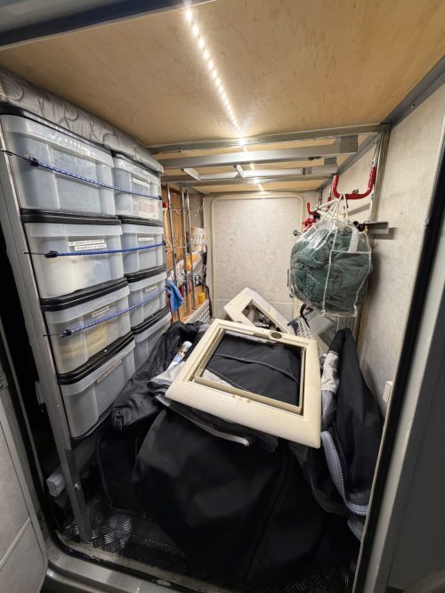 FORD KENTUCKY Motorhome Estro 5 | 2.4 137hp | 2x Air conditioning | 6 berths | Drive-Away awning photo: 26
