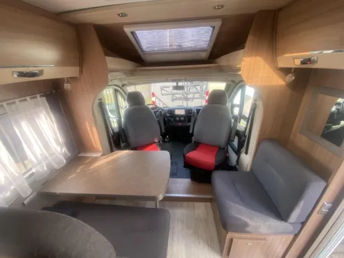 Pilote Aventura P 730 with queen bed AND LUXURY photo: 21