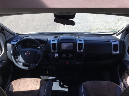 Knaus R22 700 MEG PLATINUM AUTOMATIC, LEVEL, 25,000KM photo: 18