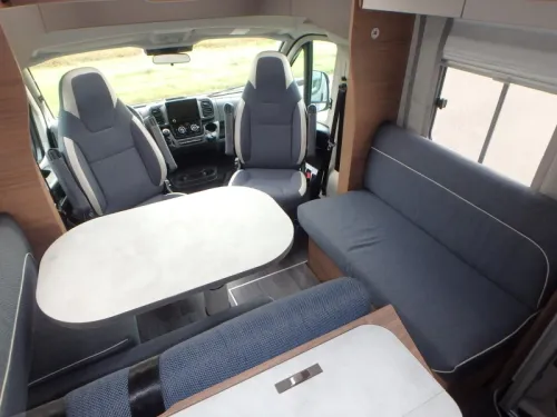 Knaus L!ve Wave 650 MF Niederl&auml;ndisch mit Historie  Foto: 12