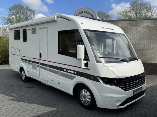 Adria SONIC I 600 SC 130 hp Euro6 Fiat Ducato NL-Camper **Queensbed/4 berths/Awning/Memo chassis carrier/Roof air conditioning/Bearlock/Very photo: 1