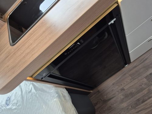 Knaus Sport Platinum 500 EU U-shaped dinette + single beds  photo: 20