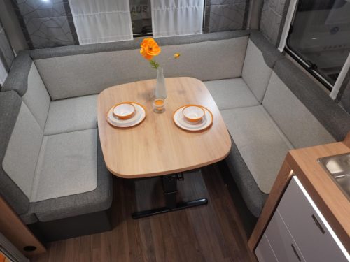 Knaus Sport 450 FU RONDZIT FRANS BED!! Foto: 8