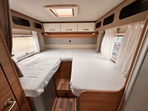 Weinsberg CaraSuite 700 ME 180pk|autom|NAVi|smart TV  Foto: 16