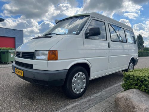 Volkswagen Transporter Wohnmobil | Aufstelldach | Kassettenmarkise | Anh&auml;ngerkupplung Foto: 2