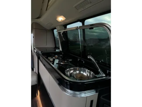Mercedes-Benz V-Class Marco Polo 250 all options photo: 8