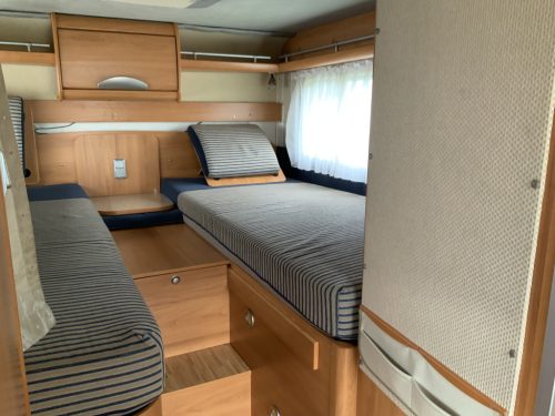 Hymer B 674 SL 2.3 M. 130 PK Vollintegriert, 4 Schlafpl&auml;tze 4 Gurte, Einzelbetten, Hubbett, Motor-Klimaanlage, Bj.2008 Ihr Wohnmobil-Verkaufsvermittler Marum Camper Zentrum on the road Foto: 6