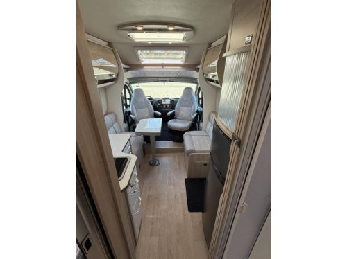 RAPIDO 686 F Euro6 Queen bed 2X Air conditioning Solar panel Awning Bicycle rack photo: 23