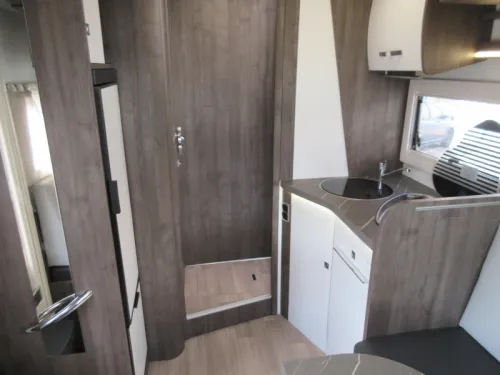 Benimar Cocoon 497 Jung gebraucht mit Carpass Foto: 16