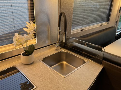 Adria Supersonic 890 LL 170 hp AUTOMATIC 9-speed 4-person Euro6 Mercedes-Benz Sprinter EP LEVEL SYSTEM **Single beds/4 seats/ photo: 15