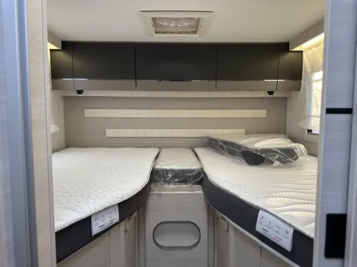 Chausson Titanium Ultimate 777 GA Lithium battery, Inverter photo: 17