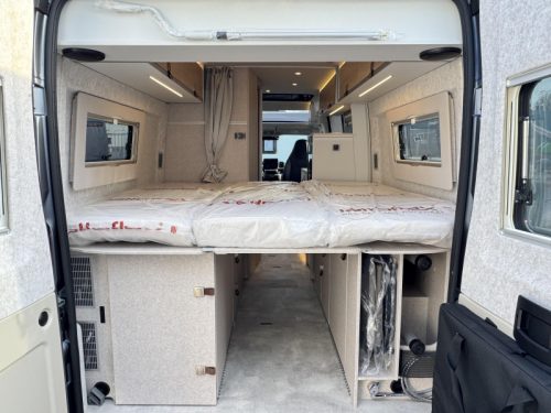 Hymer Yellowstone 640 -- Automaat - 4pers --  foto: 15