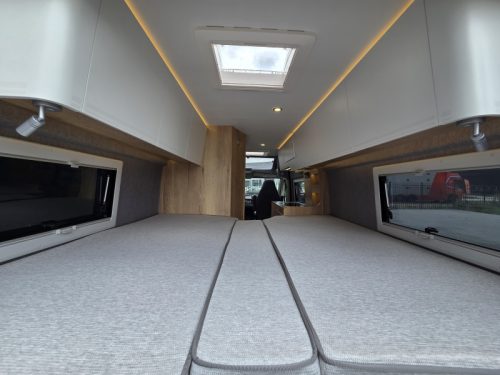 Clever Runner 640 Skyroof 180PS Busbiker Foto: 14