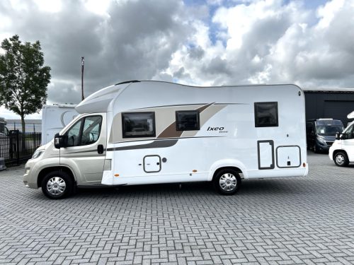 B&uuml;rstner Ixeo IT 700 Queensbed/Hubdach/39.000km Foto: 21