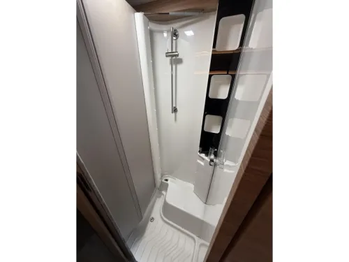 Weinsberg Xcursion 500 LT Compact Drop-down bed 22000 km! photo: 16