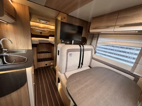 Knaus Sky Wave 60 Years 650 MEG Fiat 140PK L&auml;ngsbetten Foto: 5