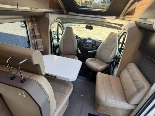 Adria Coral S 670SC French bed Awning Maxxfan Flat screen photo: 12