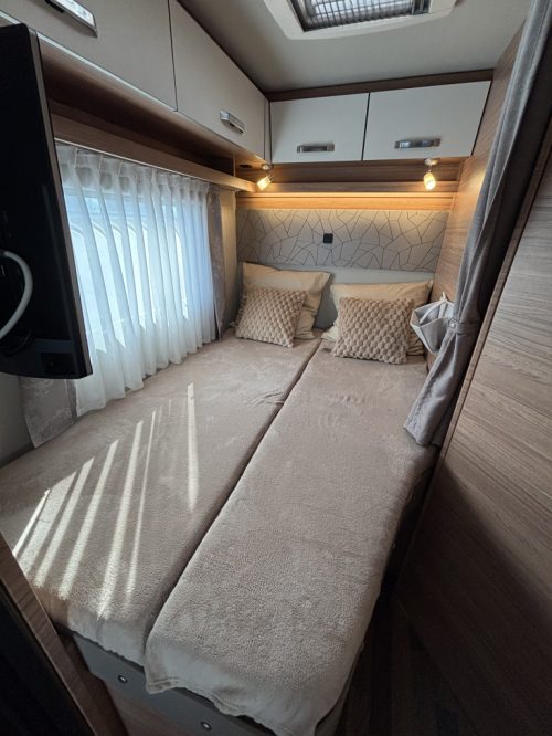 Weinsberg CaraSuite 650 9-GANG AUTOMAAT FRANZ&Ouml;SISCHES BETT + HUBDACH  Foto: 2