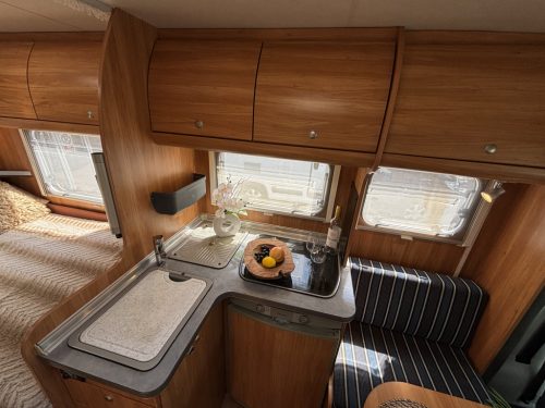 B&uuml;rstner Marano 580T FRENCH BED + FACE TO FACE SEATING SOLAR PANEL photo: 5