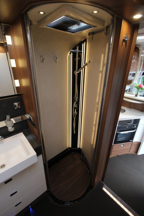 Carthago Chic E-line i 64 XL Q photo: 13