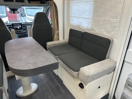 Challenger Graphite Ultimate 380 ( Chausson 720 ), 5 berths photo: 9