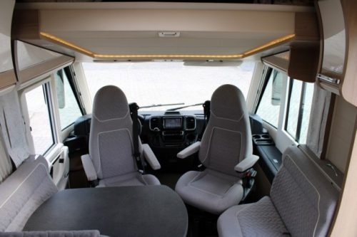 Robust AUTOMATIC 180 hp Malibu I 490 LE by Carthago lift and single length beds (124 photo: 33