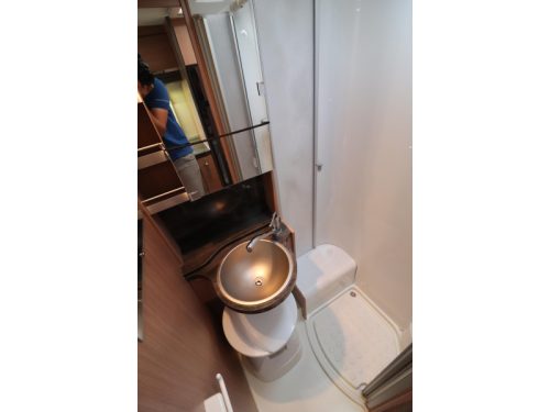 Knaus Sky Wave 700 MEG 4-Berths/Single beds photo: 18