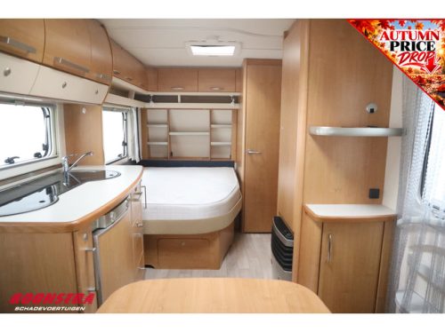Fendt SAPHIR 445 Mover Awning Single beds Central kitchen U-shaped seating photo: 15