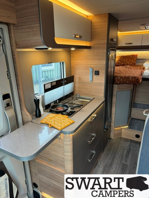 Weinsberg CaraLoft Ford 650 MEG, 155 hp automatic Single beds photo: 12