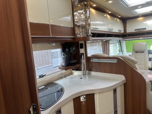 Carthago Chic E-line 51 QB Overhead cabinets, ALDE photo: 19